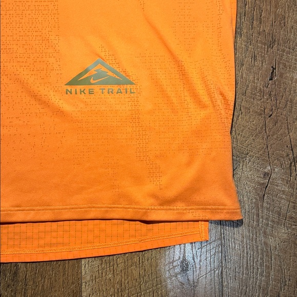 Nike Trail Dri-Fit Tee - Picture 3 of 7
